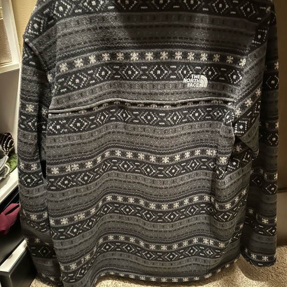 Xl north face sweater - Picture 6 of 11